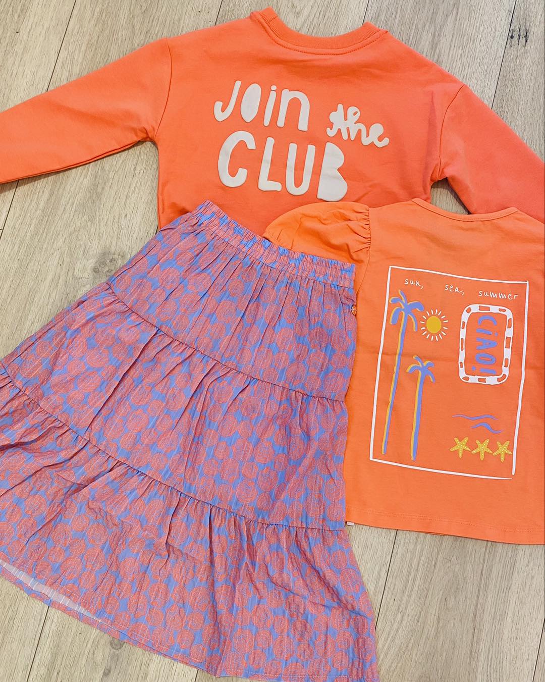 Ensemble fille — Sweat orange Join the Club et jupe à volants